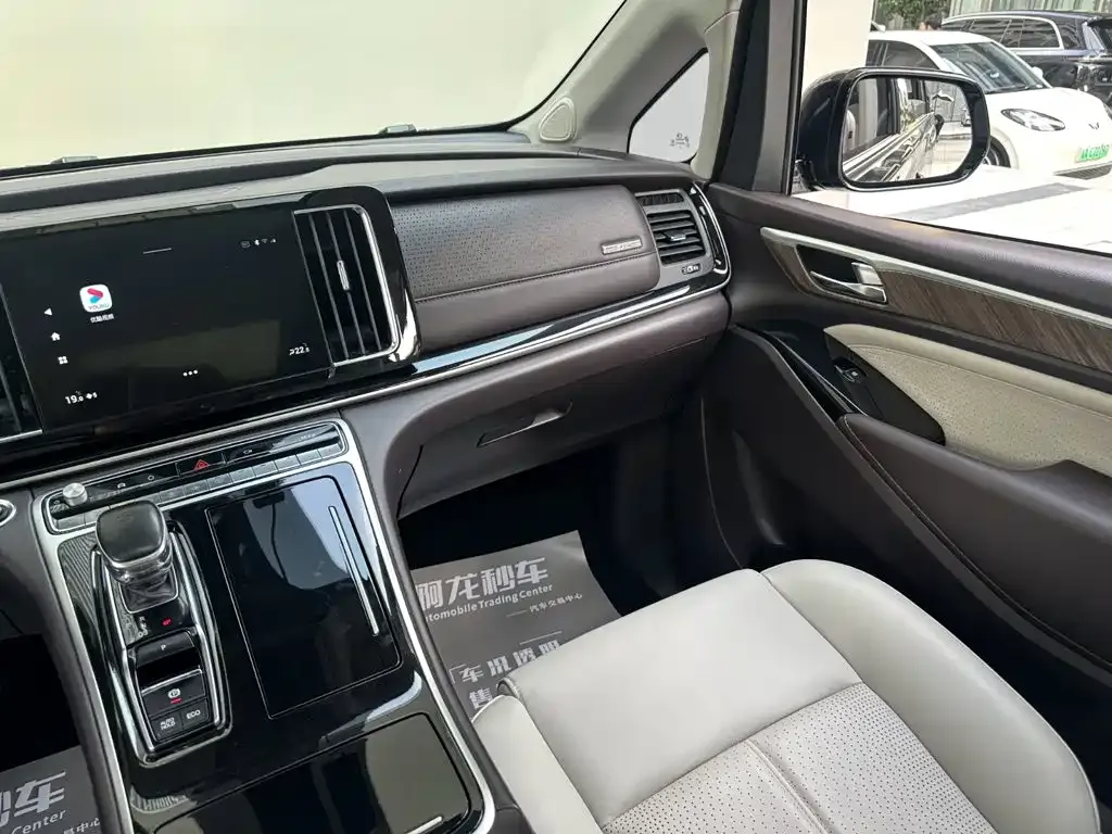 GAC Motor Trumpchi M8 — фото 2