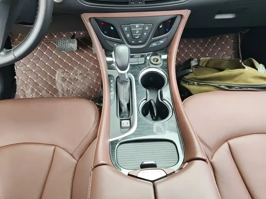 Buick Envision Plus — фото 4