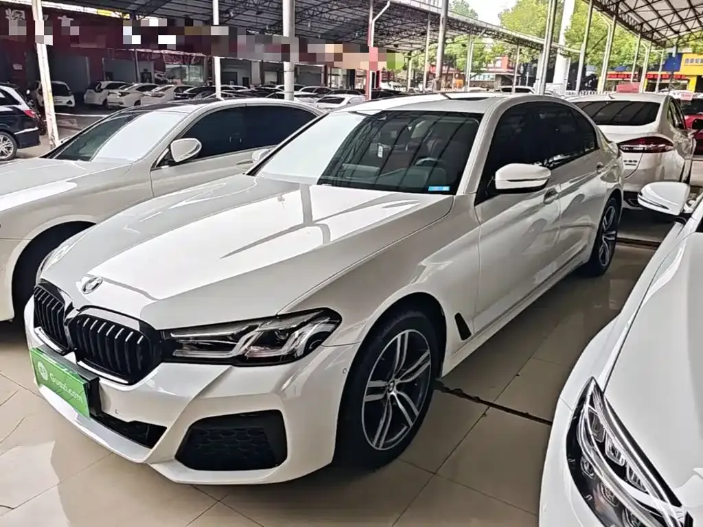 BMW 5 Series — фото 1