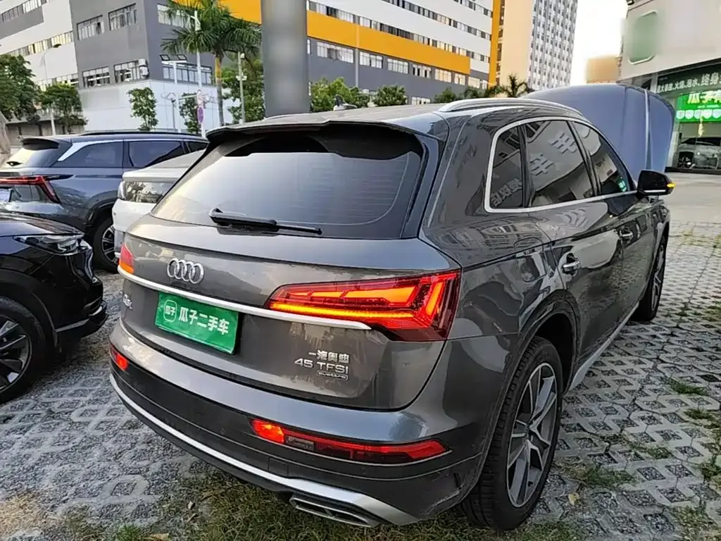 Audi Q5L — фото 7