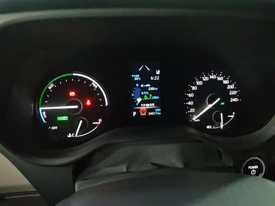 Toyota Granvia — фото 2