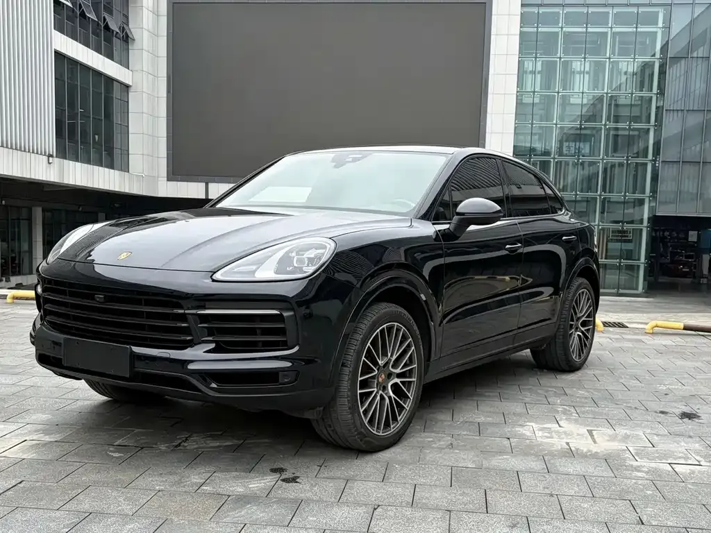 Porsche Cayenne — фото 1