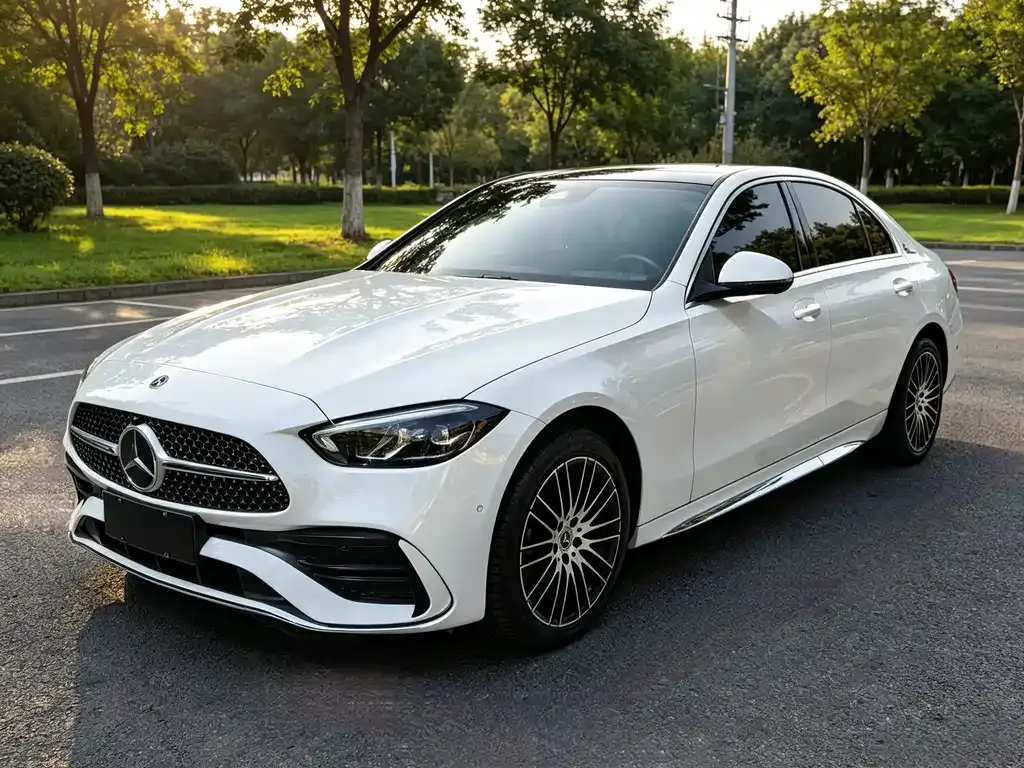 Mercedes-Benz C-Class — фото 1