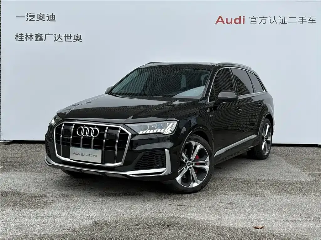 Audi Q7 — фото 1
