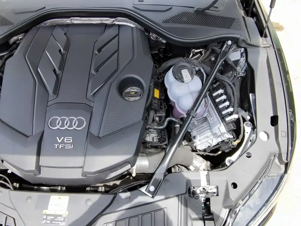Audi A8 — фото 4