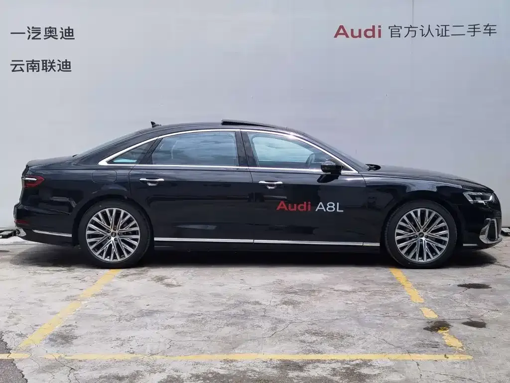 Audi A8 — фото 9