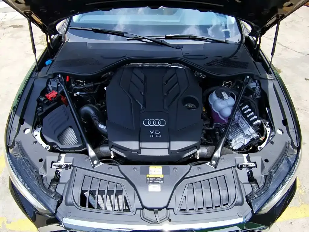 Audi A8 — фото 8