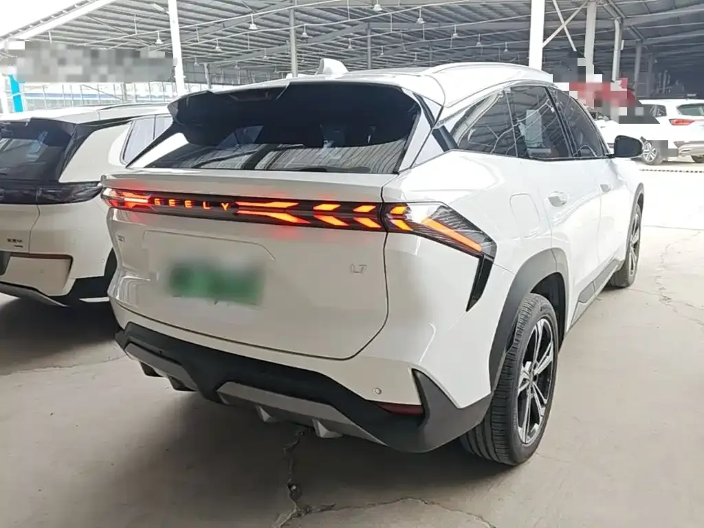 Geely Galaxy L7 — фото 10