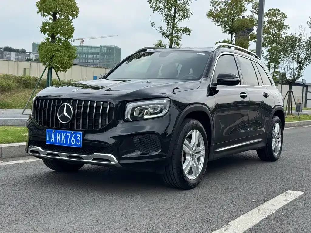 Mercedes-Benz GLB — фото 1