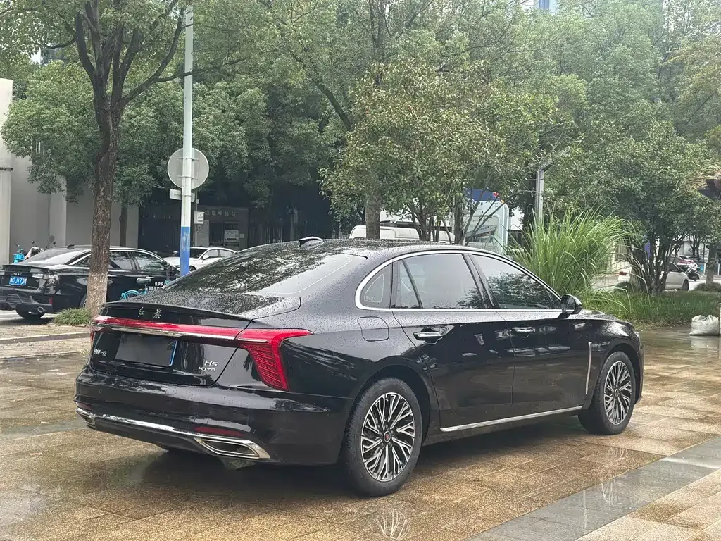 Hongqi H5 — фото 10