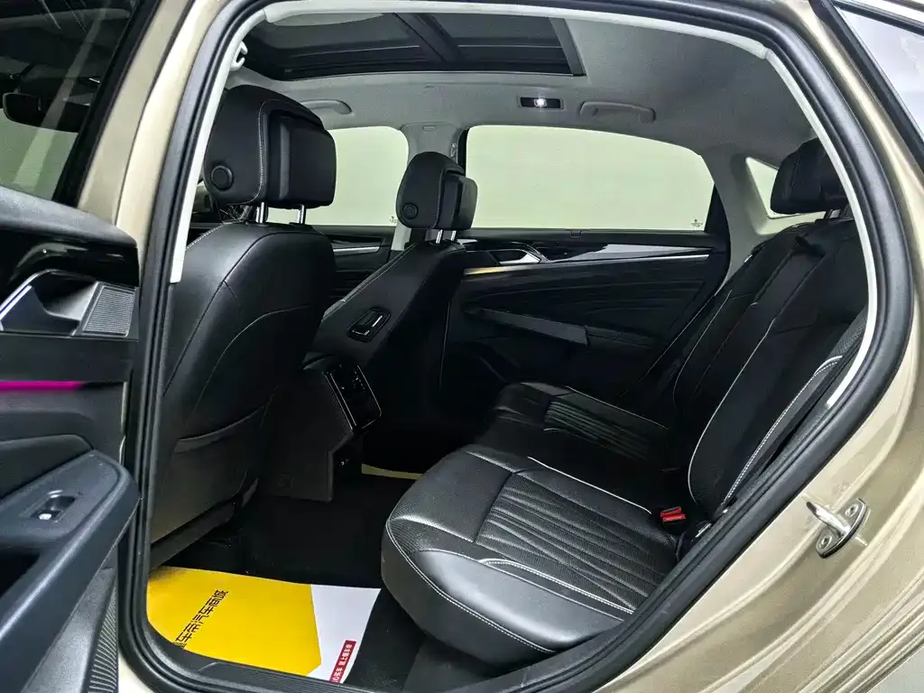 Volkswagen Passat — фото 5