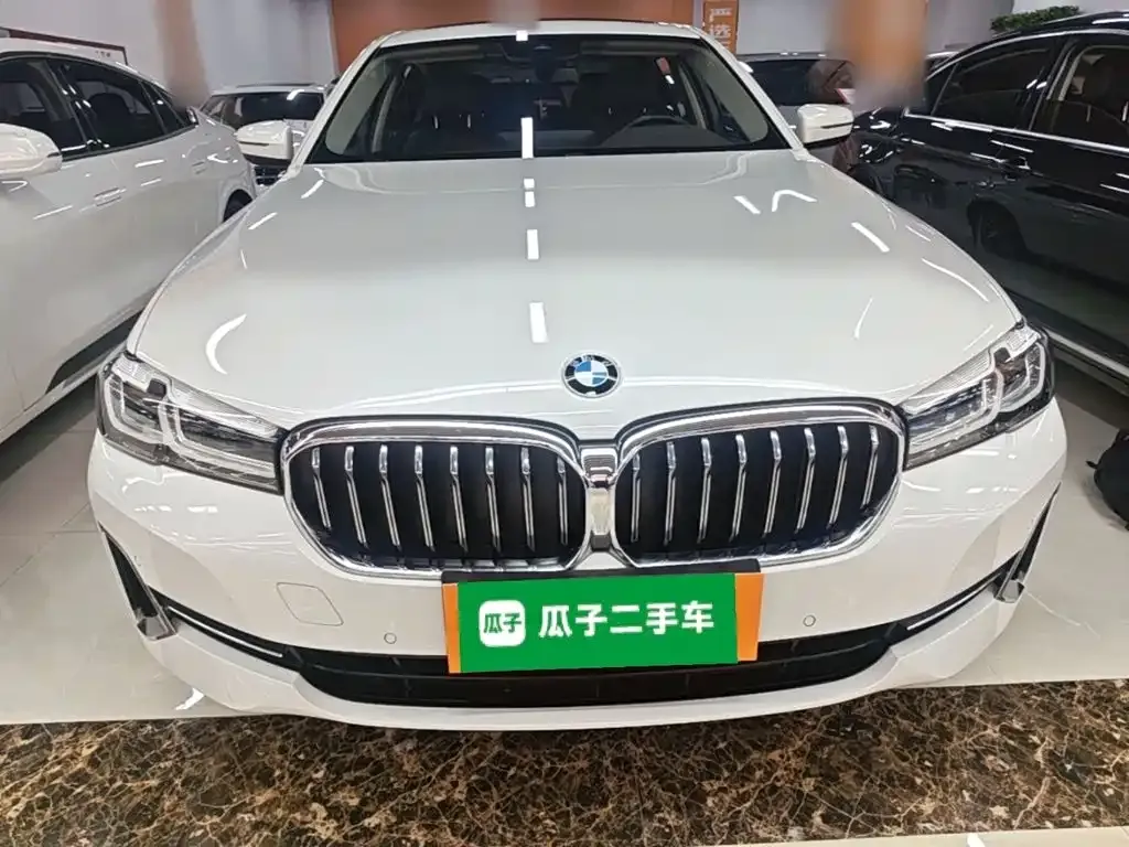 BMW 5 Series — фото 10
