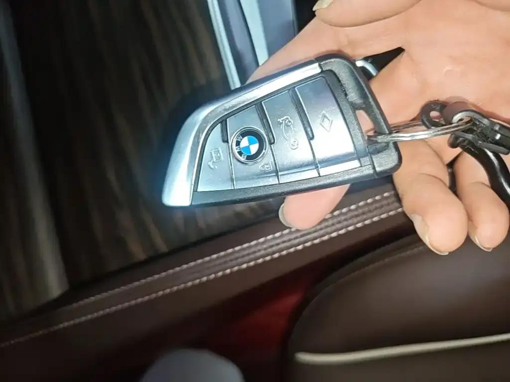 BMW 5 Series — фото 2