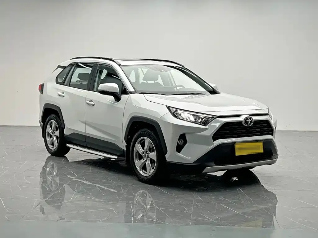 Toyota RAV4 — фото 10