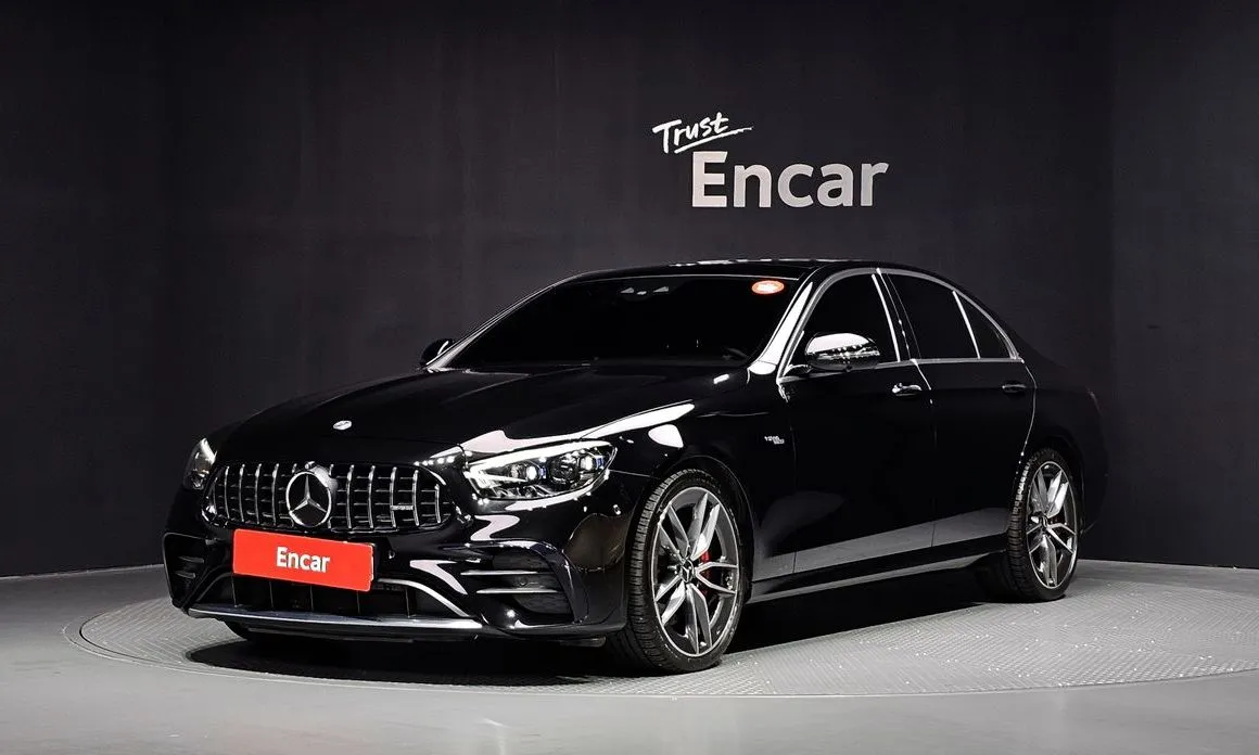 Mercedes-Benz E-Class — фото 1