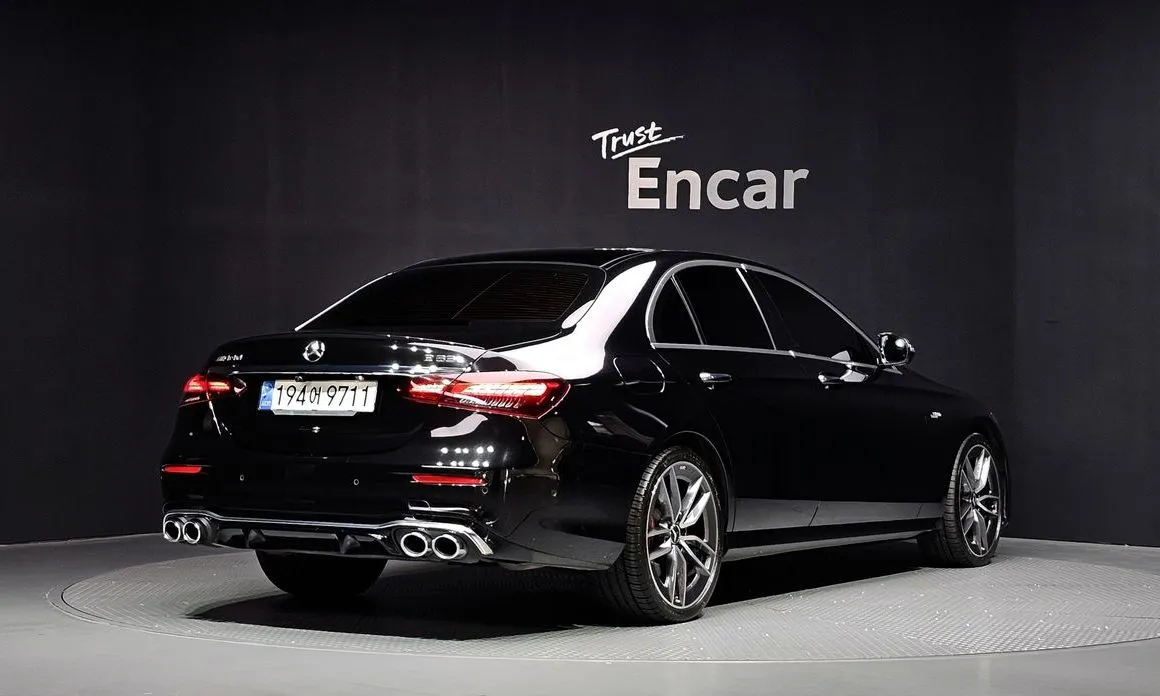 Mercedes-Benz E-Class — фото 2