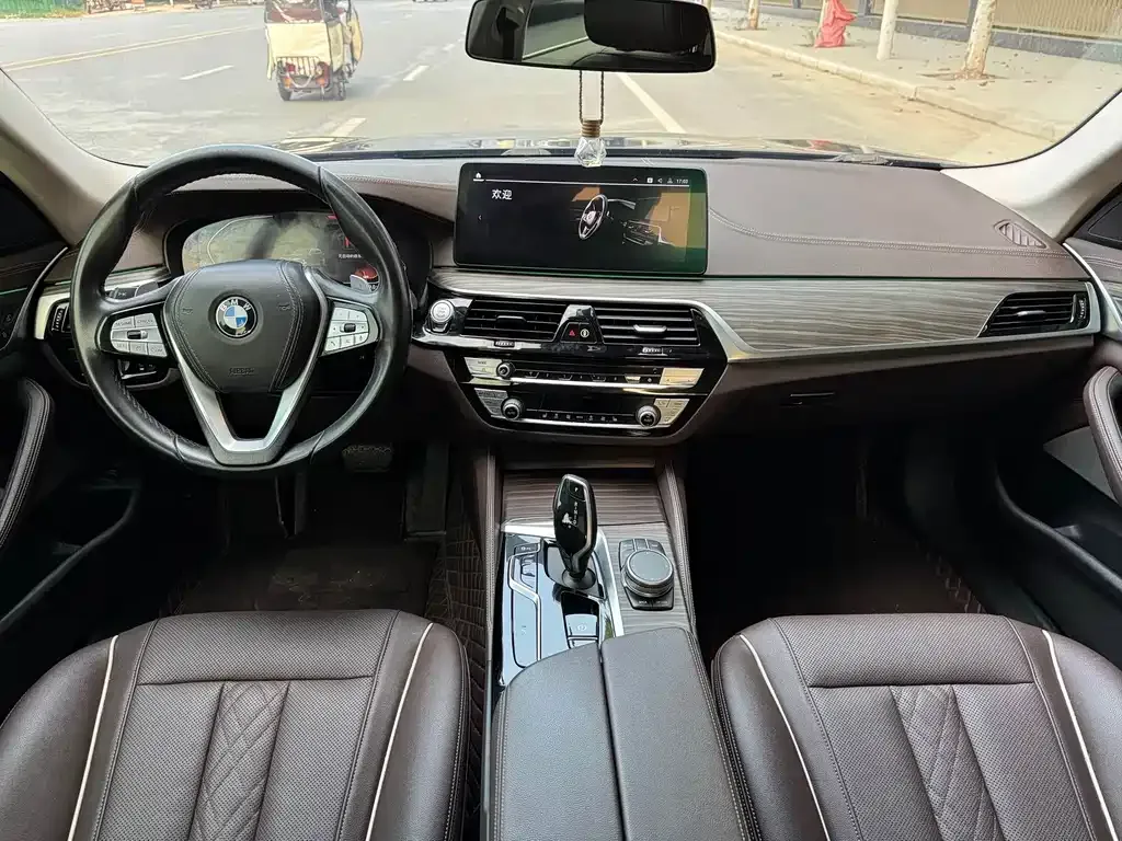 BMW 5 Series — фото 2