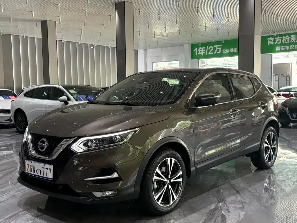 Nissan Qashqai — фото 1