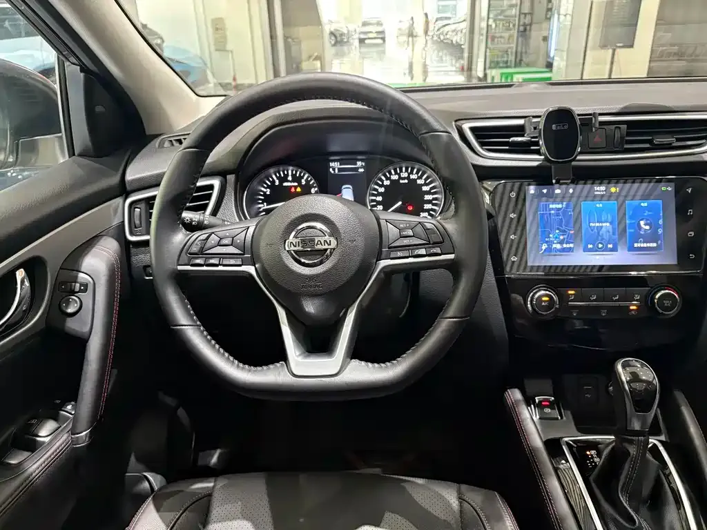 Nissan Qashqai — фото 4