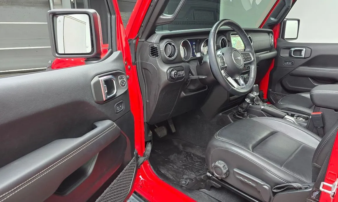 Jeep Wrangler — фото 8