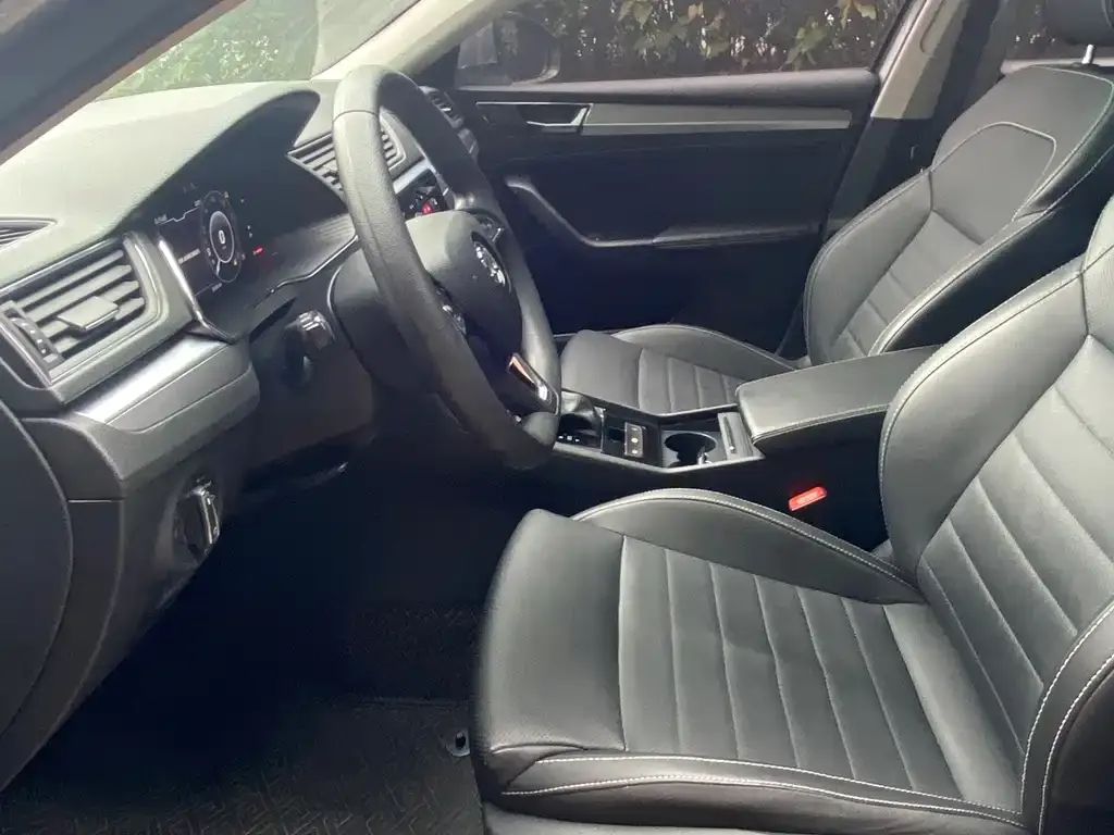 Skoda Superb — фото 9