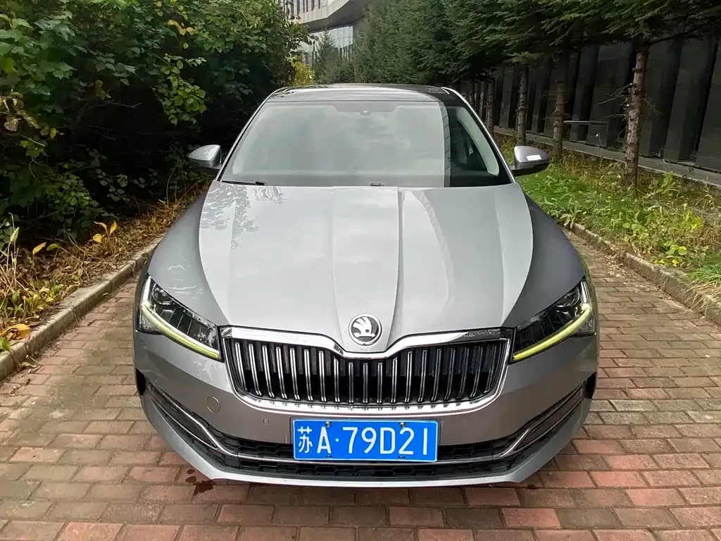 Skoda Superb — фото 2