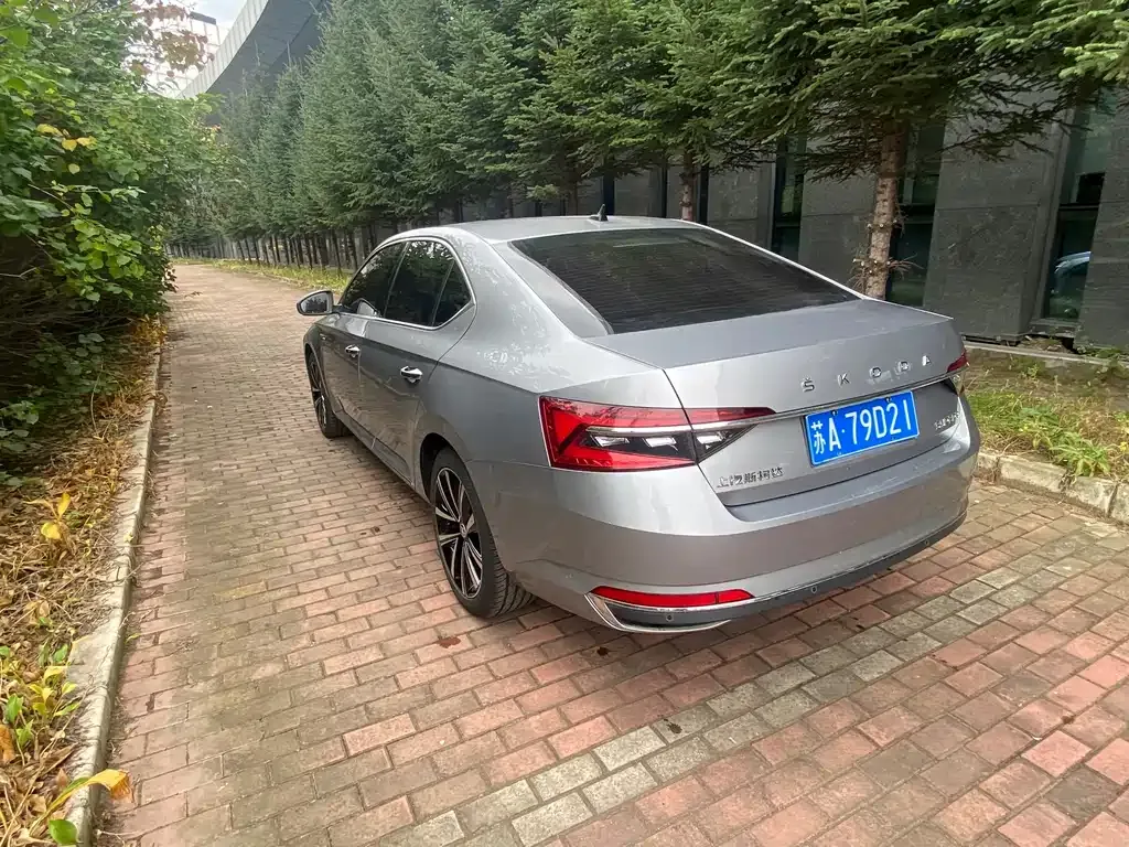 Skoda Superb — фото 4