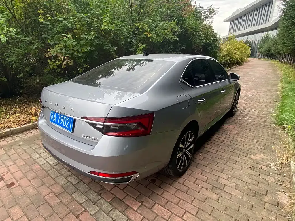 Skoda Superb — фото 3