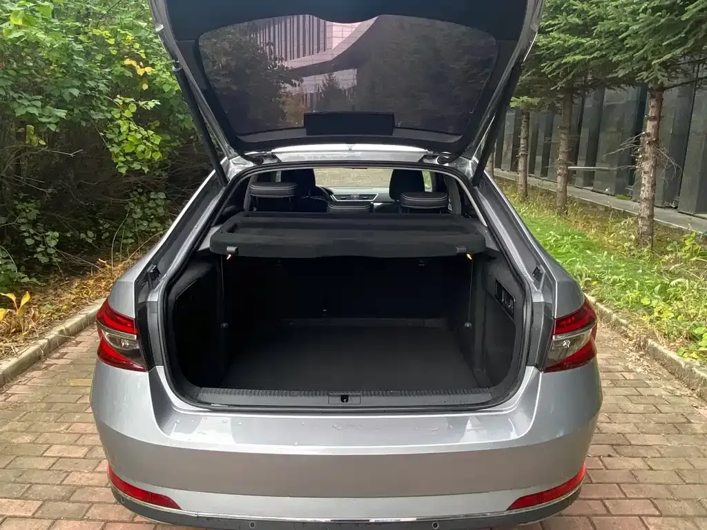 Skoda Superb — фото 5