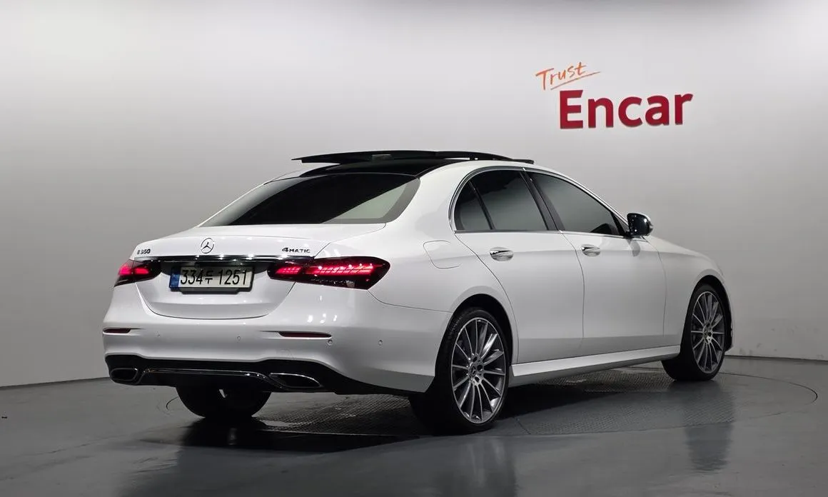 Mercedes-Benz E-Class — фото 2