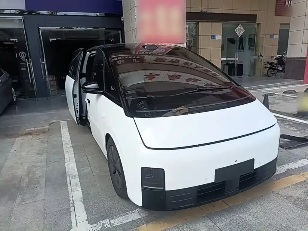 Li Auto MEGA — фото 9
