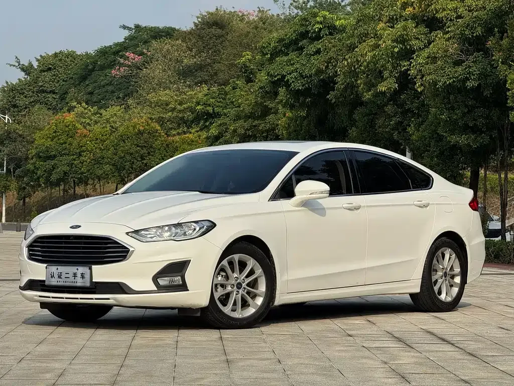 Ford Mondeo — фото 1