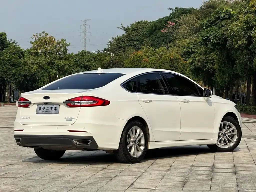 Ford Mondeo — фото 8