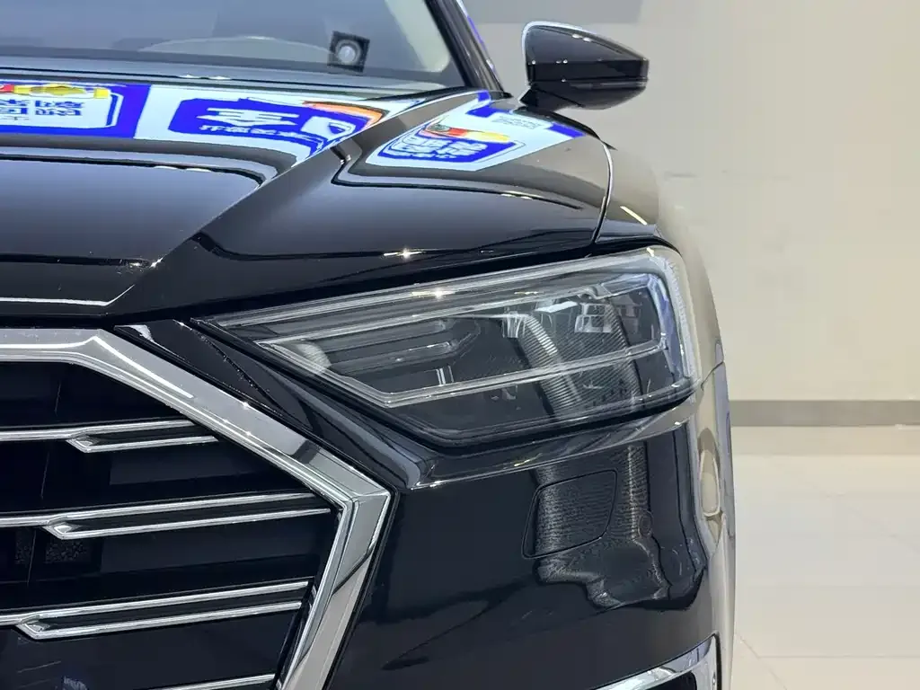 Audi A8 — фото 9