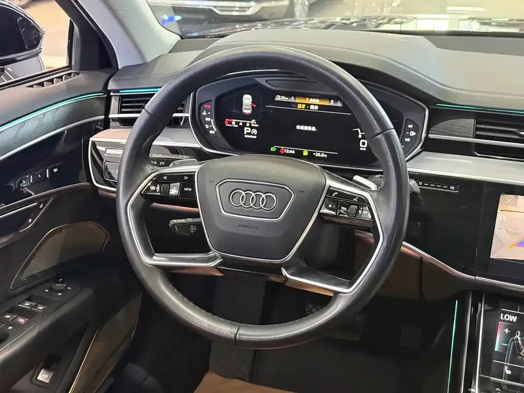 Audi A8 — фото 8