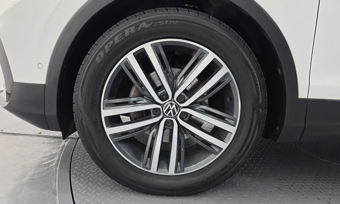 Volkswagen Tiguan — фото 3