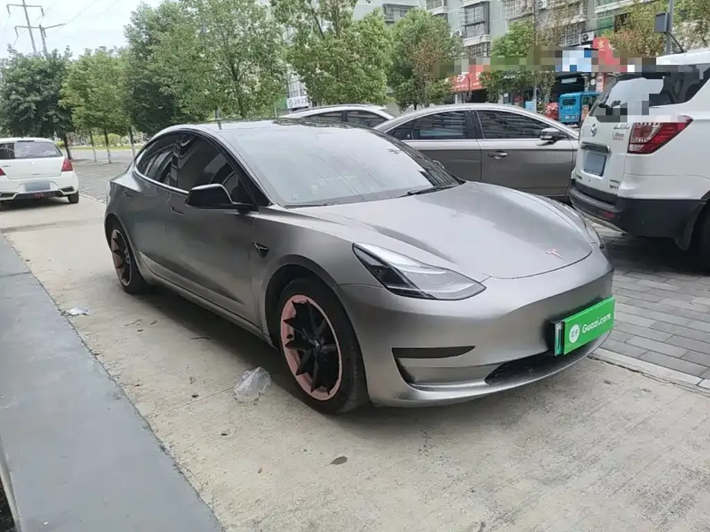 Tesla Model 3 — фото 3