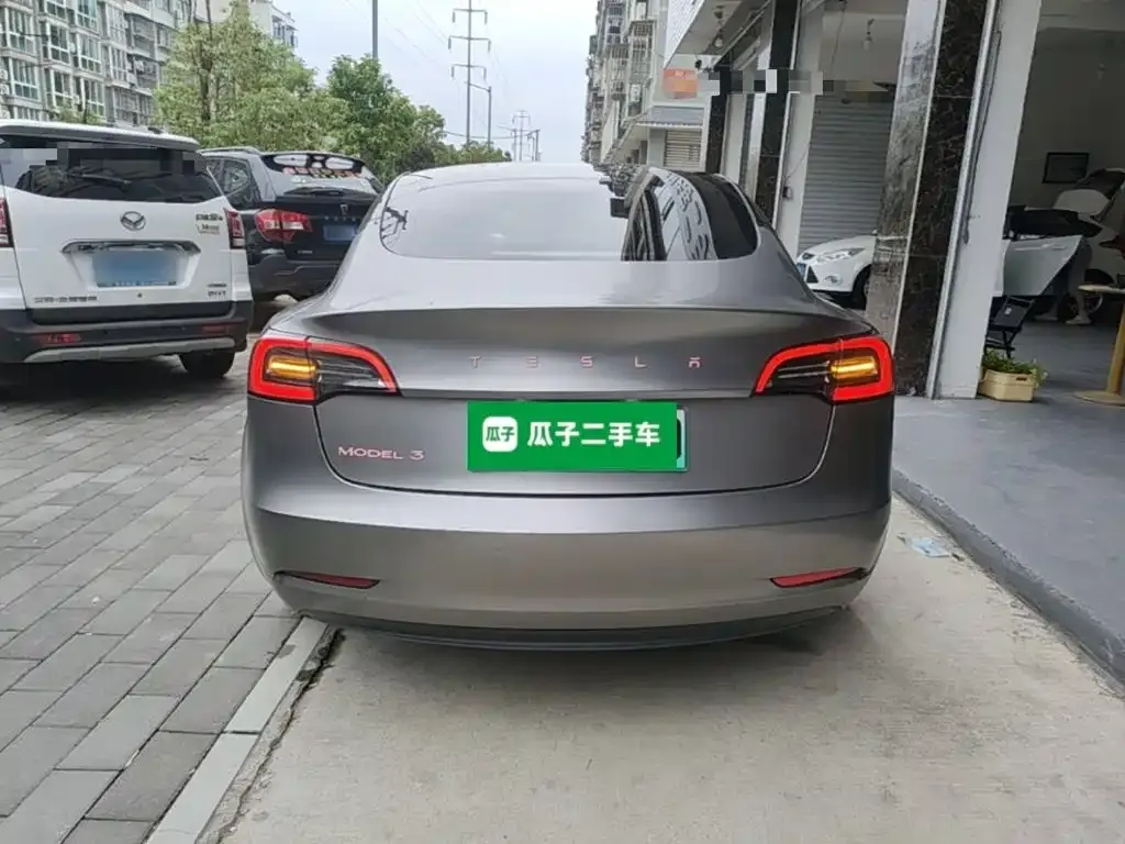 Tesla Model 3 — фото 10
