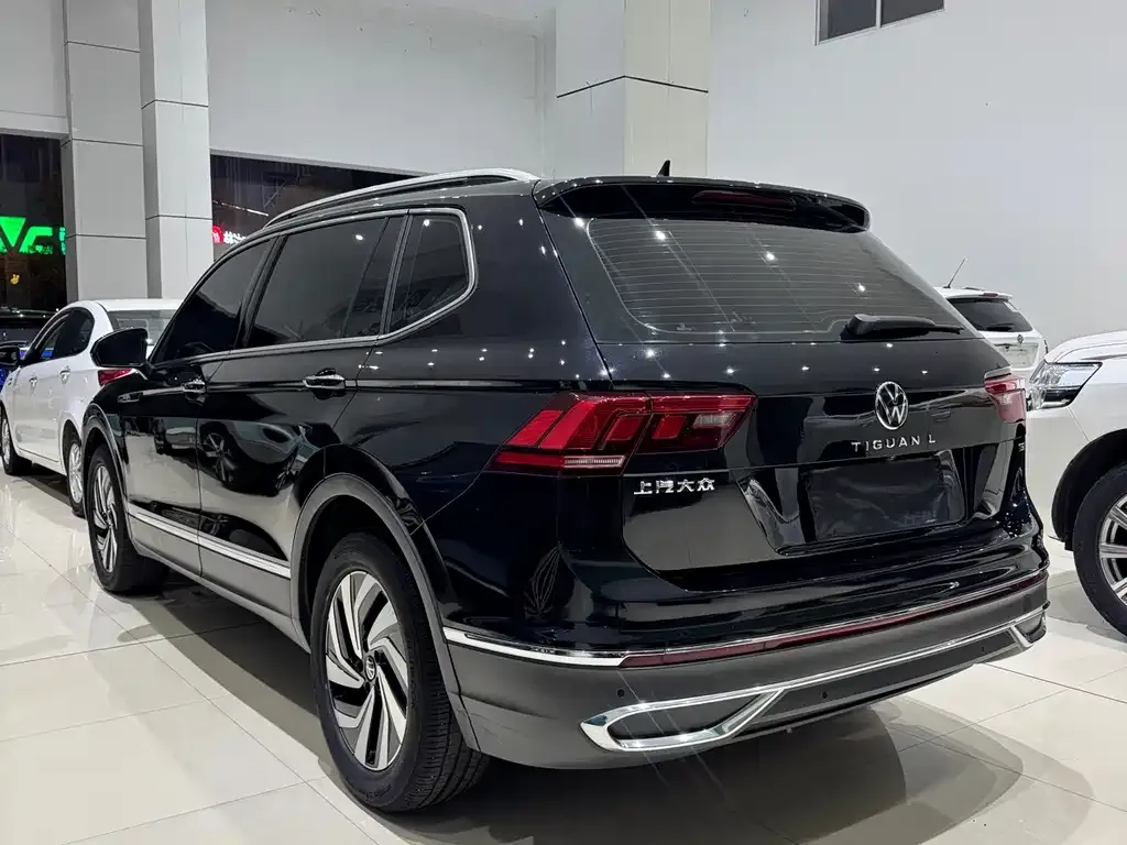 Volkswagen Tiguan L — фото 2