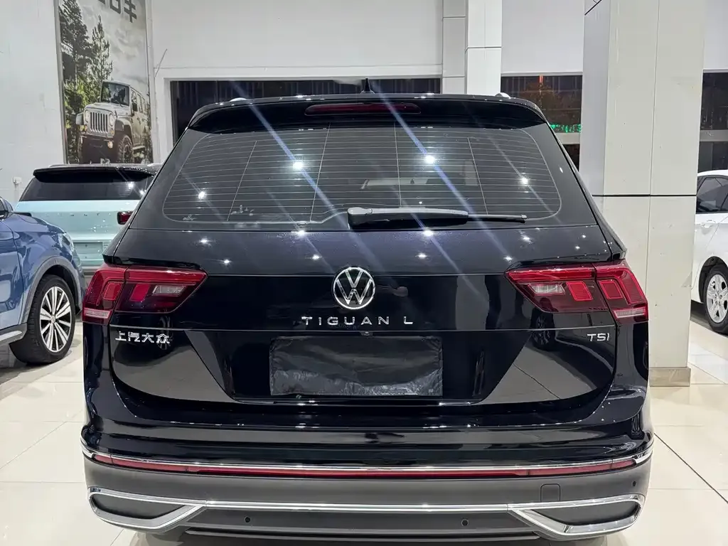 Volkswagen Tiguan L — фото 5