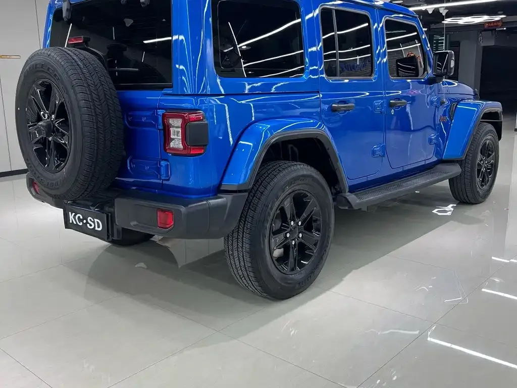 Jeep Wrangler — фото 9