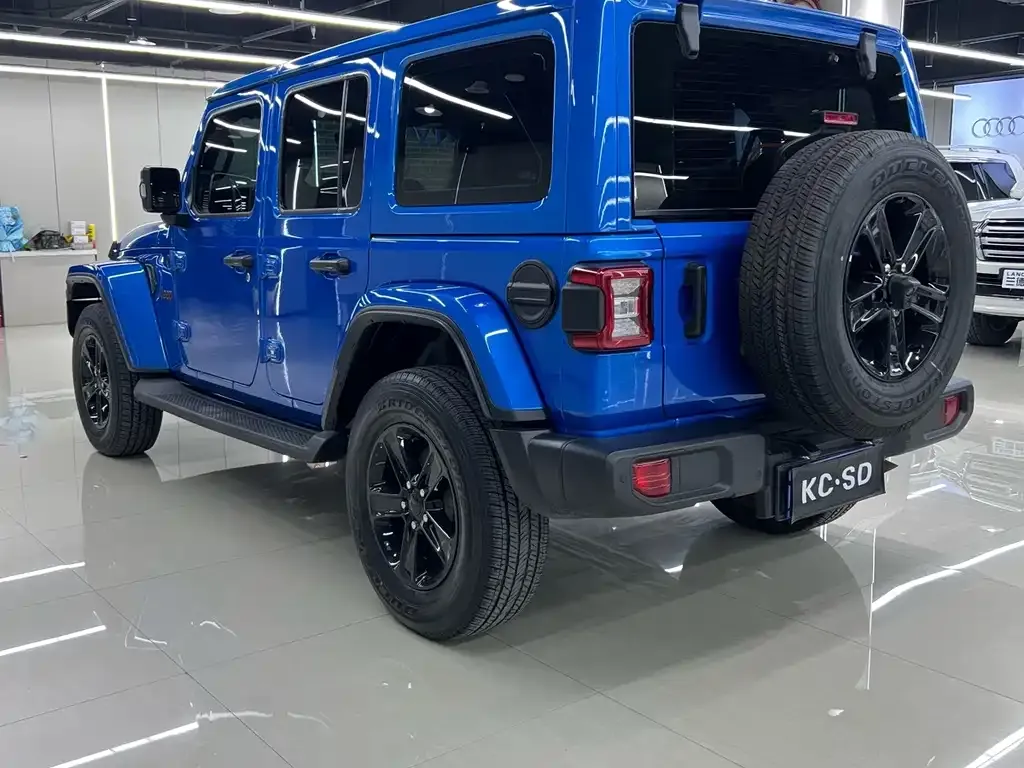 Jeep Wrangler — фото 7