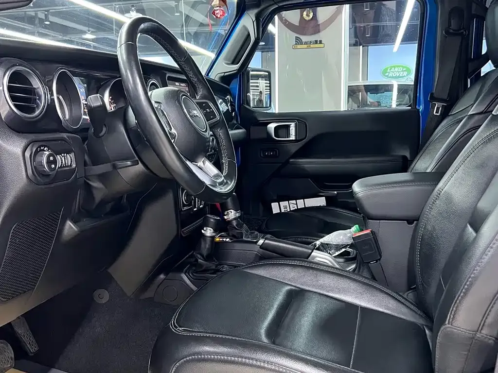 Jeep Wrangler — фото 4