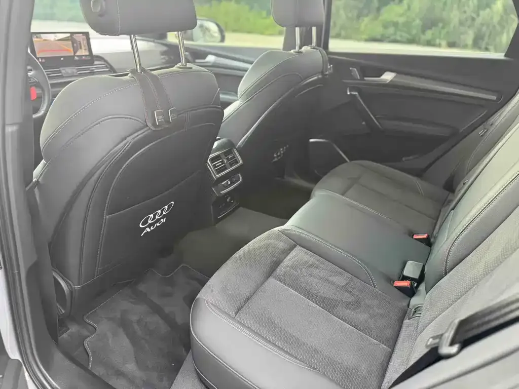 Audi Q5L Sportback — фото 9