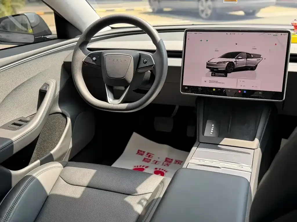 Tesla Model 3 — фото 7