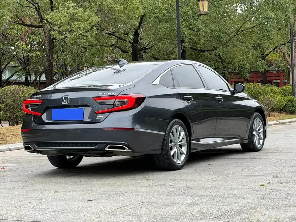 Honda Accord — фото 3