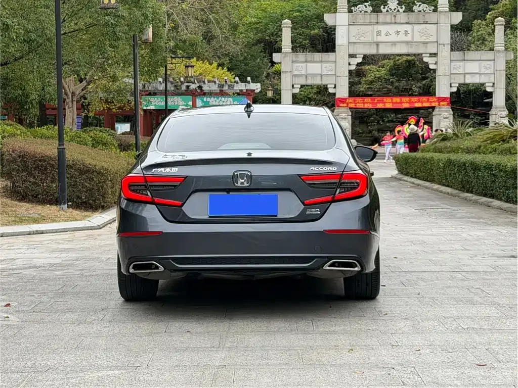 Honda Accord — фото 7