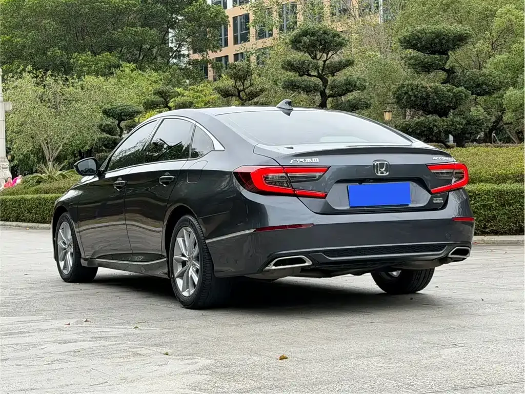 Honda Accord — фото 9