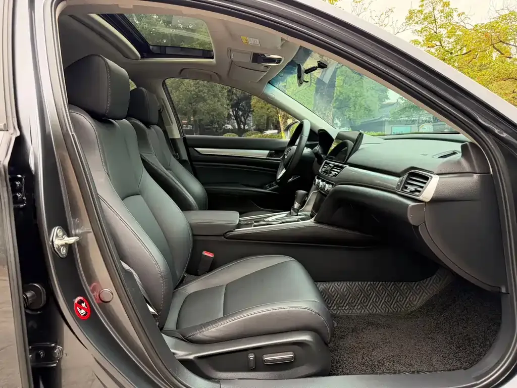 Honda Accord — фото 10