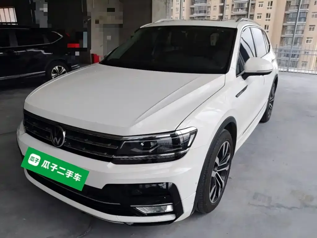 Volkswagen Tiguan L — фото 7